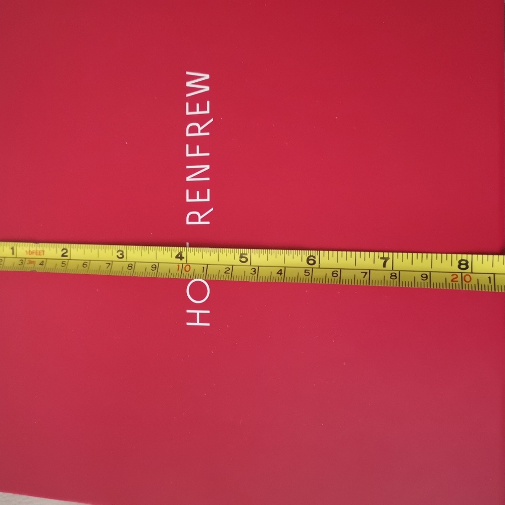 NWT HOLT RENFREW Gift Box Medium. - Picture 5 of 5